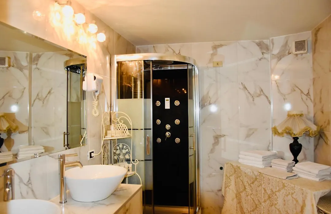 Hotel Villa Pigalle-1